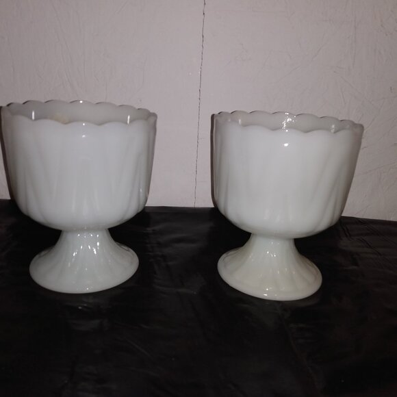 Vintage Milk Glass Vase/Planters - Picture 2 of 15
